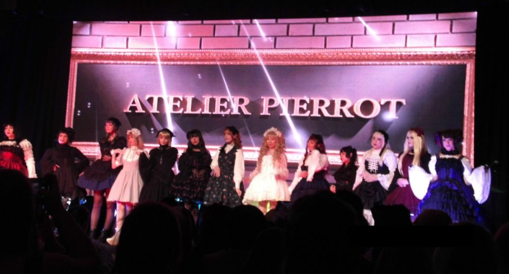 A picture of the 2023 A-kon fashion show.